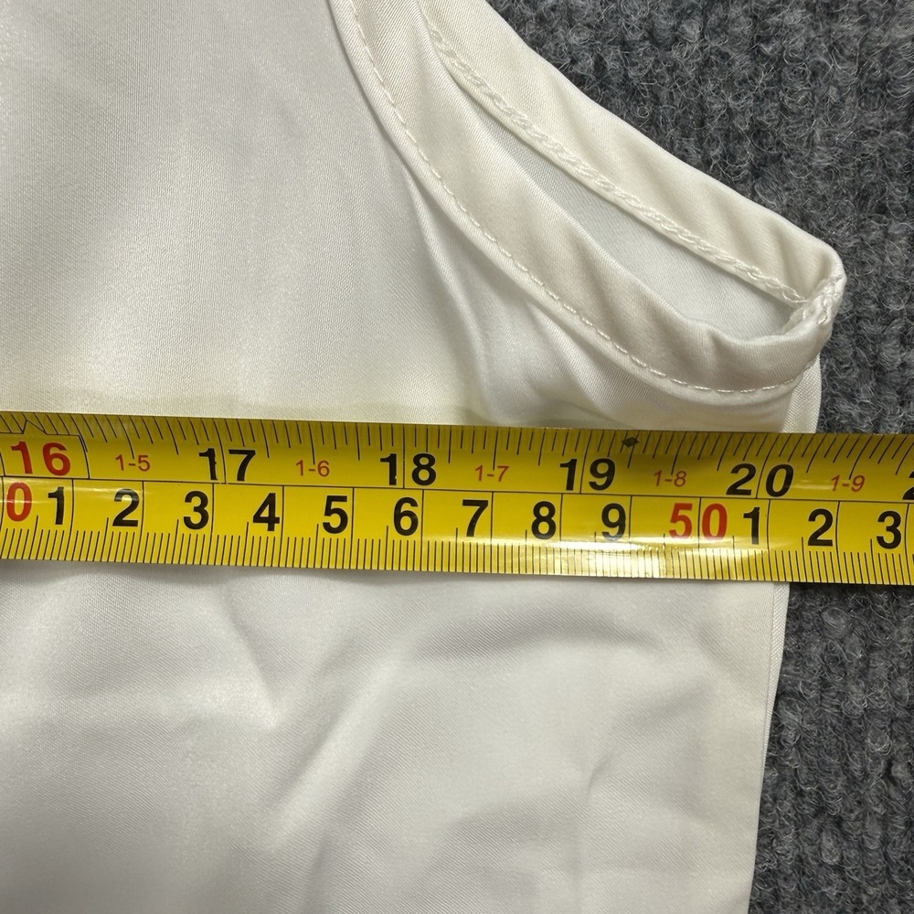White Sleeveless V-Neck Blouse Tank Top Vest Lightweight Button Front Sz Large - Picture 7 of 7